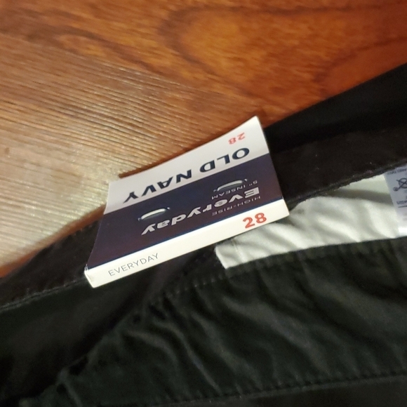 Old Navy Womens Shorts Size 28 Black New Everyday Plus Size - Picture 3 of 9